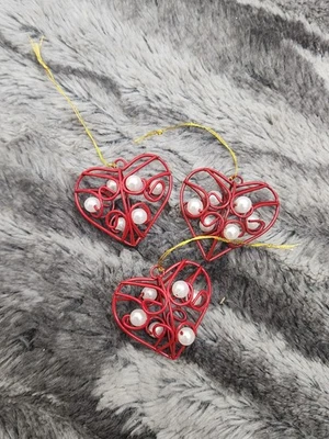 Adornos de Navidad Corazones Rojo Metal Blanco Cuentas San Valentín Decoración Set de 3 Foto 1 de 4