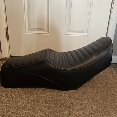 Nuevo de Lote Antiguo Yamaha 81-82 Virago XV750 Conjunto de Asiento Doble 5G5-W2472-00-00 Foto 1 de 4