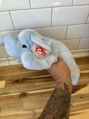 Vintgae TY Beanie Buddy "Peanut" Beanie Buddy Light Blue Elephant, 1998 - Image 1 of 4