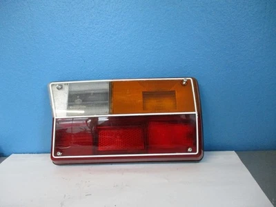 Piloto trasero Saab 99 completo trasero derecho (trasero 26) Foto 1 de 3