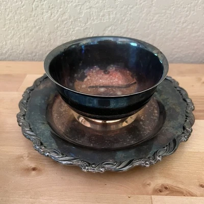 VTG Oneida Silver Plated Gravy Bowl with Attached Underplate - Image 1 of 4