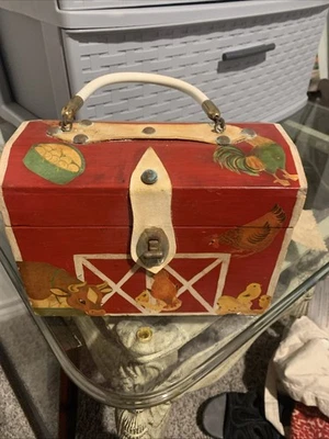 Cartera retro de madera decoupage de granja con mango de lucite marfil  Foto 1 de 4