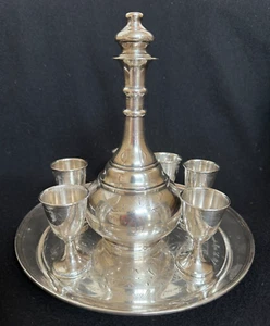 Decantador vintage de plata de ley 84 con seis vasos de chupito en una bandeja - Imagen 1 de 9