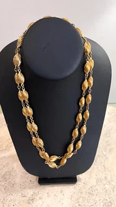 Vintage Womens Gold Tone Textured Oval And Round Bead long Necklace Fashion Jewe - Picture 1 of 6