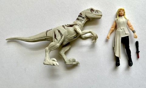 Mattel Jurassic World Dominion Atrociraptor & Soyona From Release ‘N Rampage Set Cover