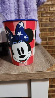 Taza de fiesta Mickey, Minnie Mouse Foto 1 de 3