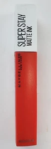 Lápiz labial Maybelline rojo Super Stay mate tinta líquida color de labios innovador - Imagen 1 de 4