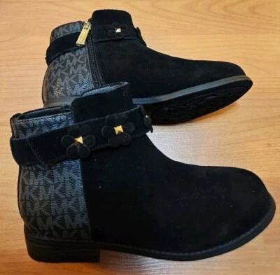 Botín Michael Kors Negro Cremallera Lateral Logo Dorado Niñas Pequeñas Talla 3  Foto 1 de 4