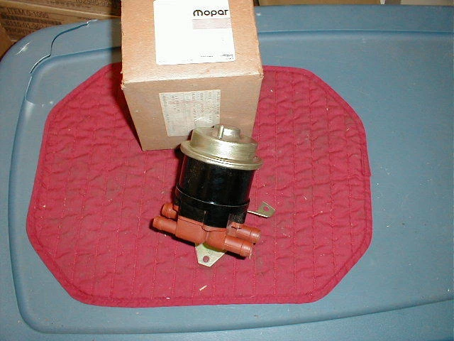 NOS MOPAR A/C WATER VALVE 1969-70 C BODY 1971 B BODY - Image 1 of 1