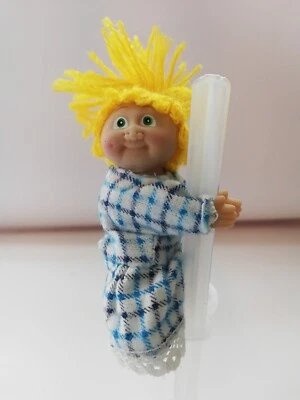 CABBAGE PATCH KIDS ANNI 80" VINTAGE MANI PINZA MINI BAMBOLA CAPELLI GIALLI DOLL - Immagine 1 di 4