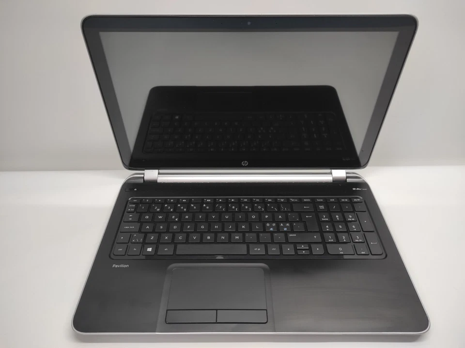 NOTEBOOK HP PAVILION 15 AMD A8-4555M 8GB RAM 1TB HD WIFI WEBCAM - Immagine 1 di 4