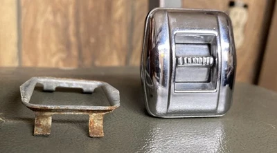 Interruptor, bisel y retenedor de ventana eléctrica de un solo botón Buick & Oldsmobile 1954-1956 Foto 1 de 3