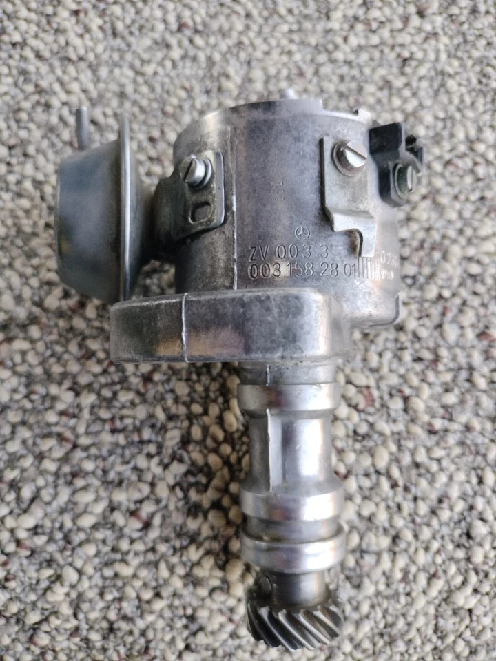 1987 Mercedes-Benz 190E - дистрибьютор - 0031582801 - Изображение 1 из 1