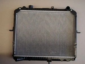 Radiator For Kia Pregio Van CT 2.7L Diesel Man 2002-2006 New 375mm core Height  - Picture 1 of 7