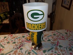 LÁMPARA DE MESA DE FÚTBOL GREEN BAY PACKERS (HECHA A MANO) - Imagen 1 de 8