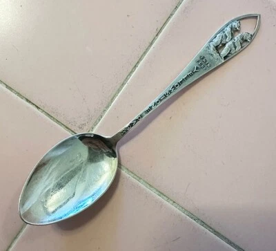 Antigua cuchara de recuerdo de plata esterlina Parque Nacional de Yellowstone cachorros de oso gemelo Foto 1 de 4