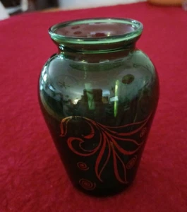 Vintage Anchor Hocking Green 3 3/4" Miniature Vase with Gold Leaf Design  1950s - Picture 1 of 4