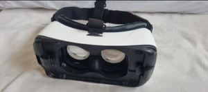 Samsung Gear VR OCULUS Virtual Reality Headset - White - USED but in a Good cond - Picture 1 of 5