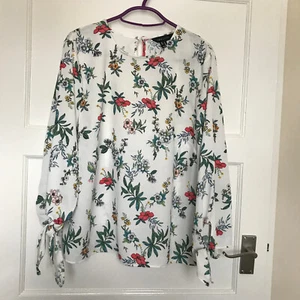 New Look White Floral Top UK 14 Long Sleeve Blouse Round Neck Keyhole Back - Picture 1 of 8