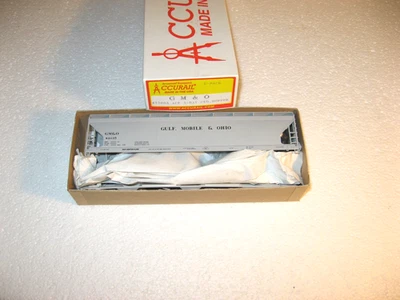 HO SCALE ACCURAIL GULF MOBILE &OHIO [GM&O]ACF 3-BAY COVERED HOPPER KIT! - Image 1 of 4