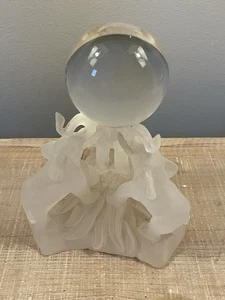 Trío de elefantes de resina esmerilada con bola de cristal (orbe) Feng Shui decoración de buena suerte - Imagen 1 de 6