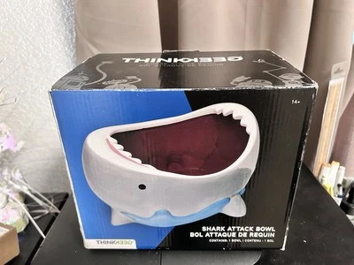 ThinkGeek Shark Attack Bowl 2017 tazón para servir nuevo en caja seguro para alimentos Foto 1 de 4