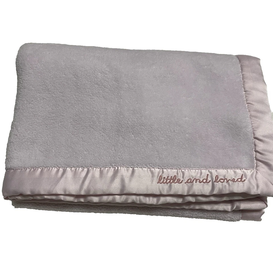 Manta de seguridad Carter's Little and Loved rosa bebé Lovey mate satinado Foto 1 de 4