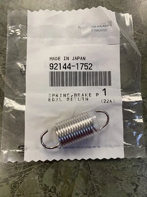 Kawasaki Rear Brake Pedal Spring KX125 KX500 KX250 KLX KDX KX80 KX100 92144-1752 - Image 1 of 4