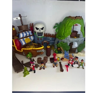 Lot of Jake & the Neverland pirates, Bucky ship, tiki hideout, skull play set - Picture 1 of 9