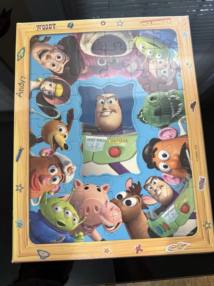 Nuevo rompecabezas con marco de imagen Ravensburger Toy Story- Foto 1 de 2