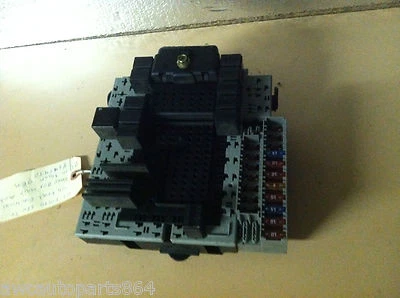 01 MÓDULO UNIDAD CAJA FUSIBLES ELÉCTRICA CENTRAL VOLVO S80 T6 EN MALETERO    Foto 1 de 4