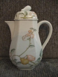 Villeroy & Boch Fruit Garden Coffee Pot 6" Tall Heinrich Germany EUC - Picture 1 of 5