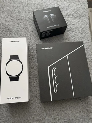 Samsung Fold 7 Mit Uhr Und Buds Pro 3 - Bild 1 von 2