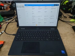 Dell Latitude 3520 15,6" i5-1135G7 16 GB di RAM senza sistema operativo - Foto 1 di 6