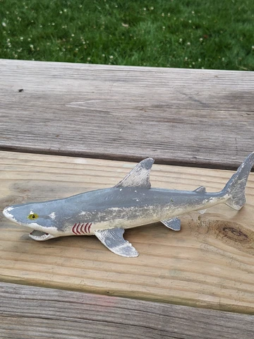 Jaws - action figure 80s rubber shark Cover