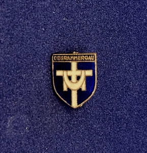 VINTAGE OBERAMMERGAU SOUVENIR TRAVEL PIN BADGE/APPROXIMATELY 5/8" x 1/2" - Picture 1 of 2