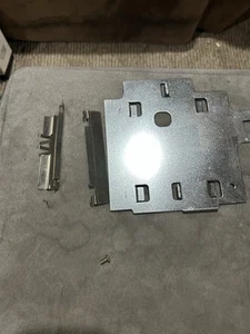 Sega Genesis CD Model 2 Shield Halterung Platte Clip Hitzeschild KOMPLETT - Bild 1 von 3