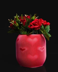 Heart Vase - Picture 1 of 6