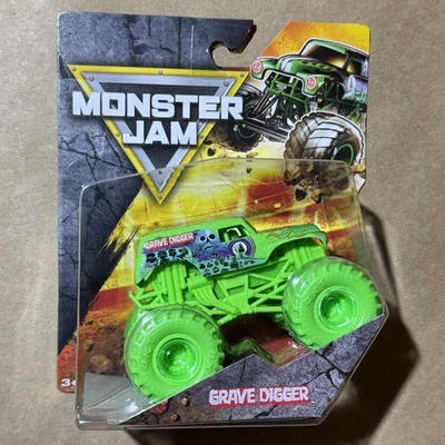 2025 SPIN MASTER MONSTER JAM GRAVE DIGGER TRUCK Triple Green Series 01 - Image 1 of 4