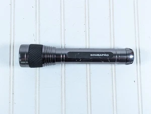 Linterna LED de buceo SCUBAPRO NOVA 230 SW 3 baterías C 120 m/400 pies - Imagen 1 de 6