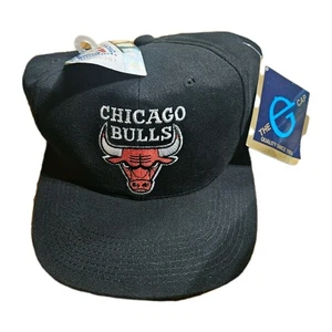 Gorra Chicago Bulls The G de colección negra con cierre a presión años 90 nueva con etiquetas sombrero Bulls - Imagen 1 de 5