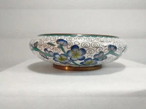 Beautiful Vintage Chinese Cloisonne Small Bowl Blue Flowers Teal & White Designs - Picture 1 of 12