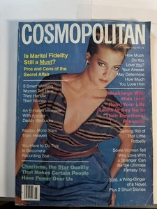 1982 MARCH COSMOPOLITAN MAGAZINE - DONNA STIA, PHOTO BY SCAVULLO - SP 3119 - Foto 1 di 4