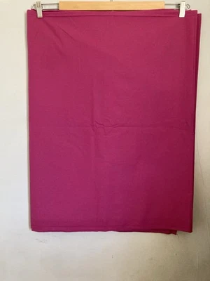 Tela de algodón poliéster magenta de 62" de ancho por yarda Foto 1 de 3
