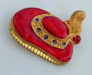 Vintage markenlose hutförmige Brosche Anstecknadel mit 5 Glas Edelsteinen 2" rot - Bild 1 von 5