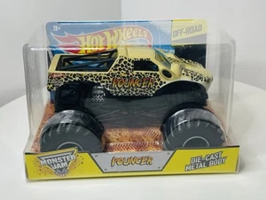 Hot Wheels Monster Jam 1:24 POUNCER Truck Diecast Body 2015 Brand New Rare HTF - Picture 1 of 4
