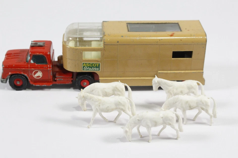 Matchbox Lesney King Size No. K-18 Dodge Tractor Articulated Horse Van w Horses - Image 1 of 4