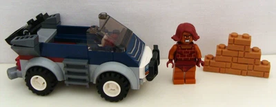 Lego Los Increíbles Minifigura de Ladrillo con Coche y Ladrillos del Set 10761 Foto 1 de 4