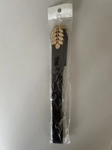 SHEIN Black Elasticated Belt With Gold Coloured Feather Clip - Picture 1 of 2