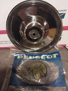 Peugeot 204 Hub Cap Wheel Cover NOS - Picture 1 of 4